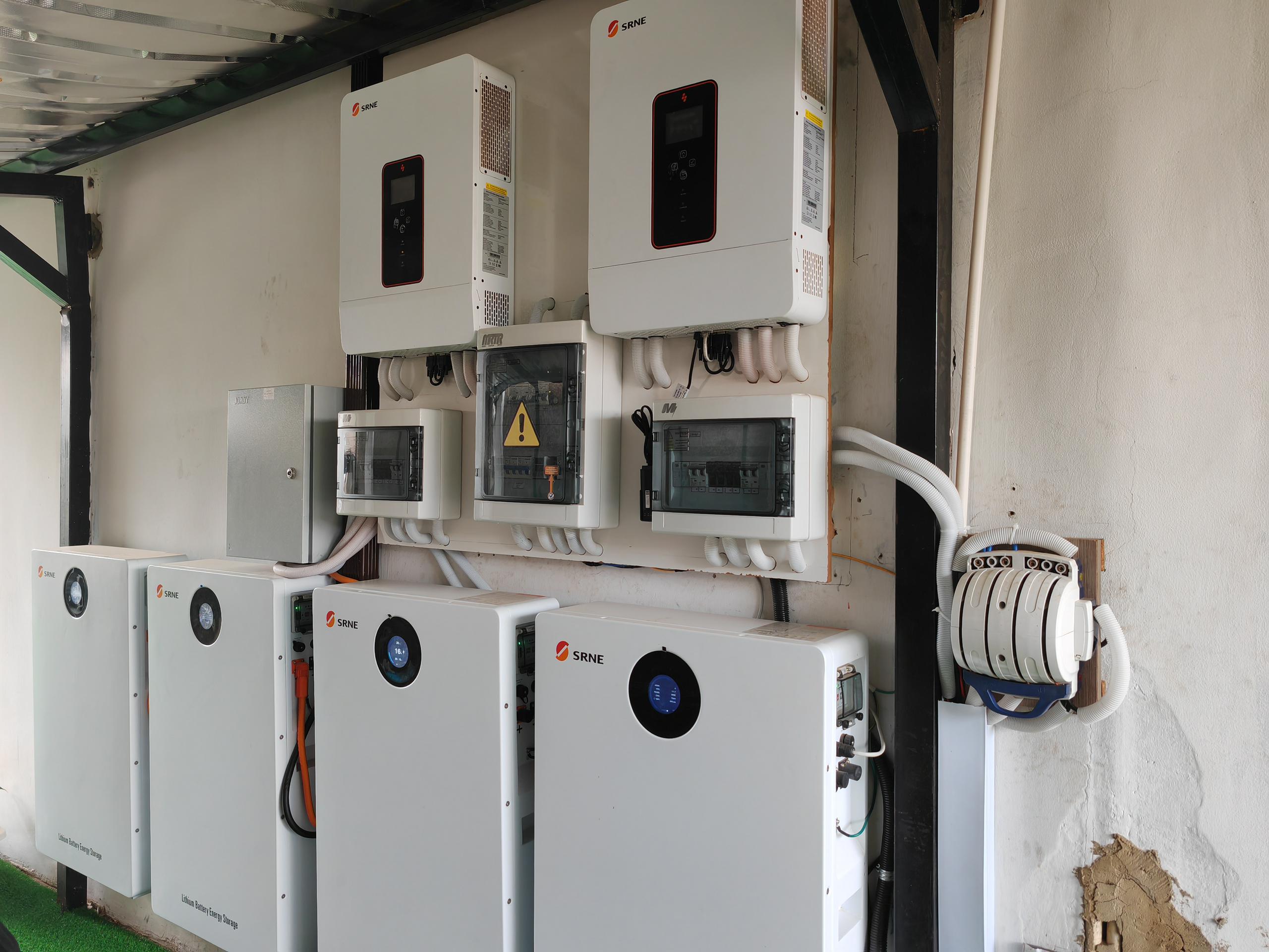 Lithium Batteries vs Lead-Acid Batteries: Which One Saves More Money?
