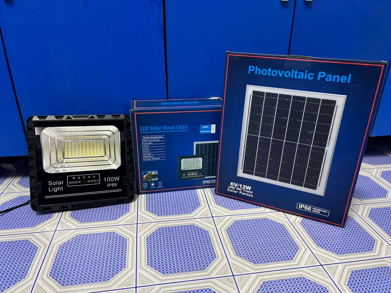 solar flood light 100w